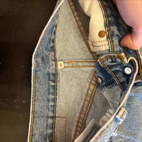 Levis Shorts - W27 - Picture 3 of 4